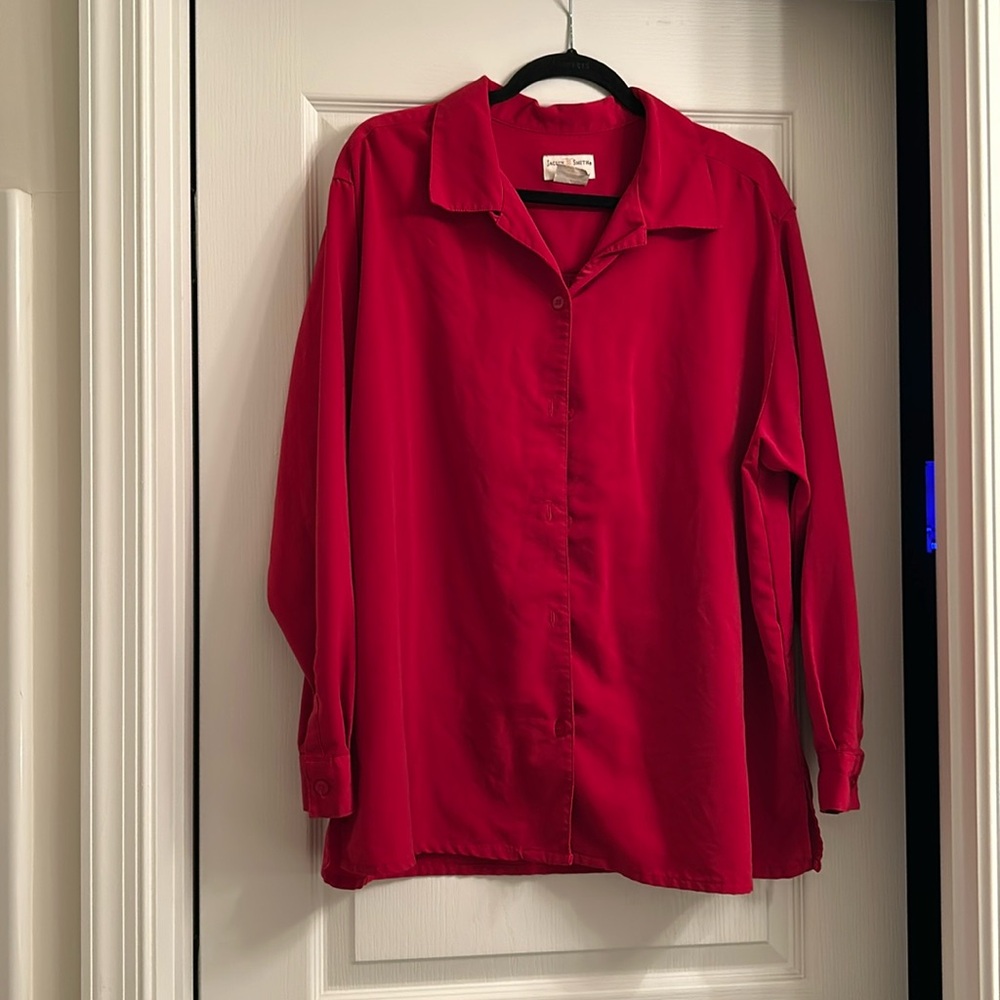 Long slee button down blouses Euc 22 wide